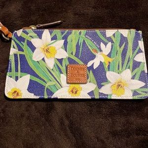 Like New Dooney & Bourke Daffodil Wristlet